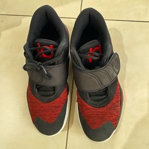 Men/youth Nike basketball sneaker